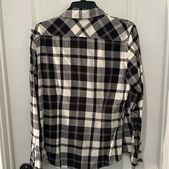 Banana Republic women’s size medium Black and White Plaid Shirt - Picture 2 of 7